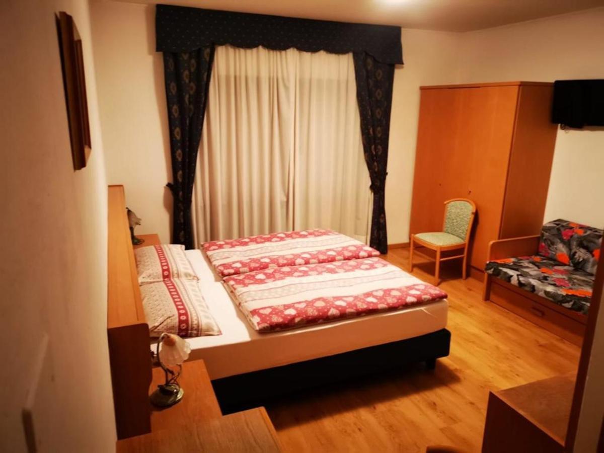 Hotel Rosalpina ロッカ・ピエートレ エクステリア 写真