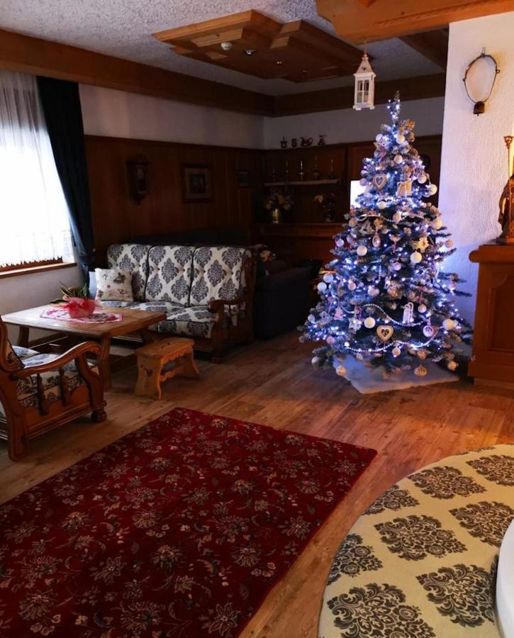 Hotel Rosalpina ロッカ・ピエートレ エクステリア 写真