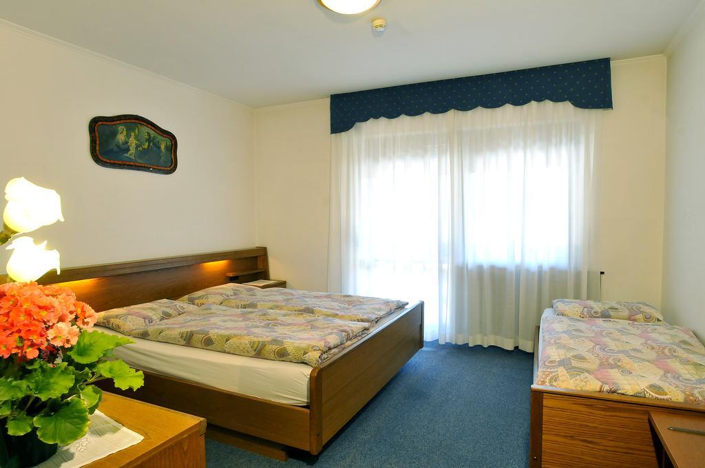 Hotel Rosalpina ロッカ・ピエートレ エクステリア 写真