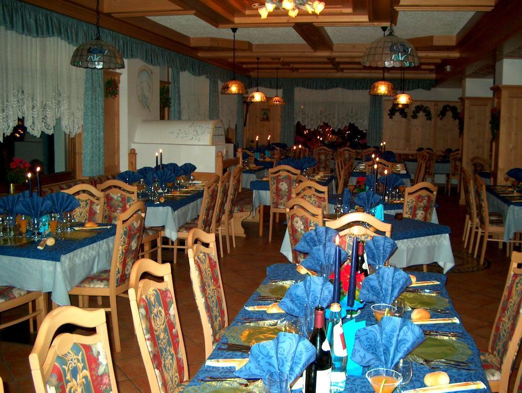 Hotel Rosalpina ロッカ・ピエートレ エクステリア 写真
