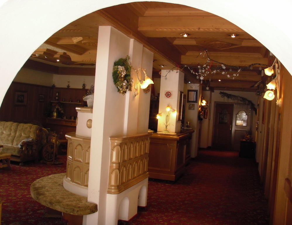 Hotel Rosalpina ロッカ・ピエートレ エクステリア 写真