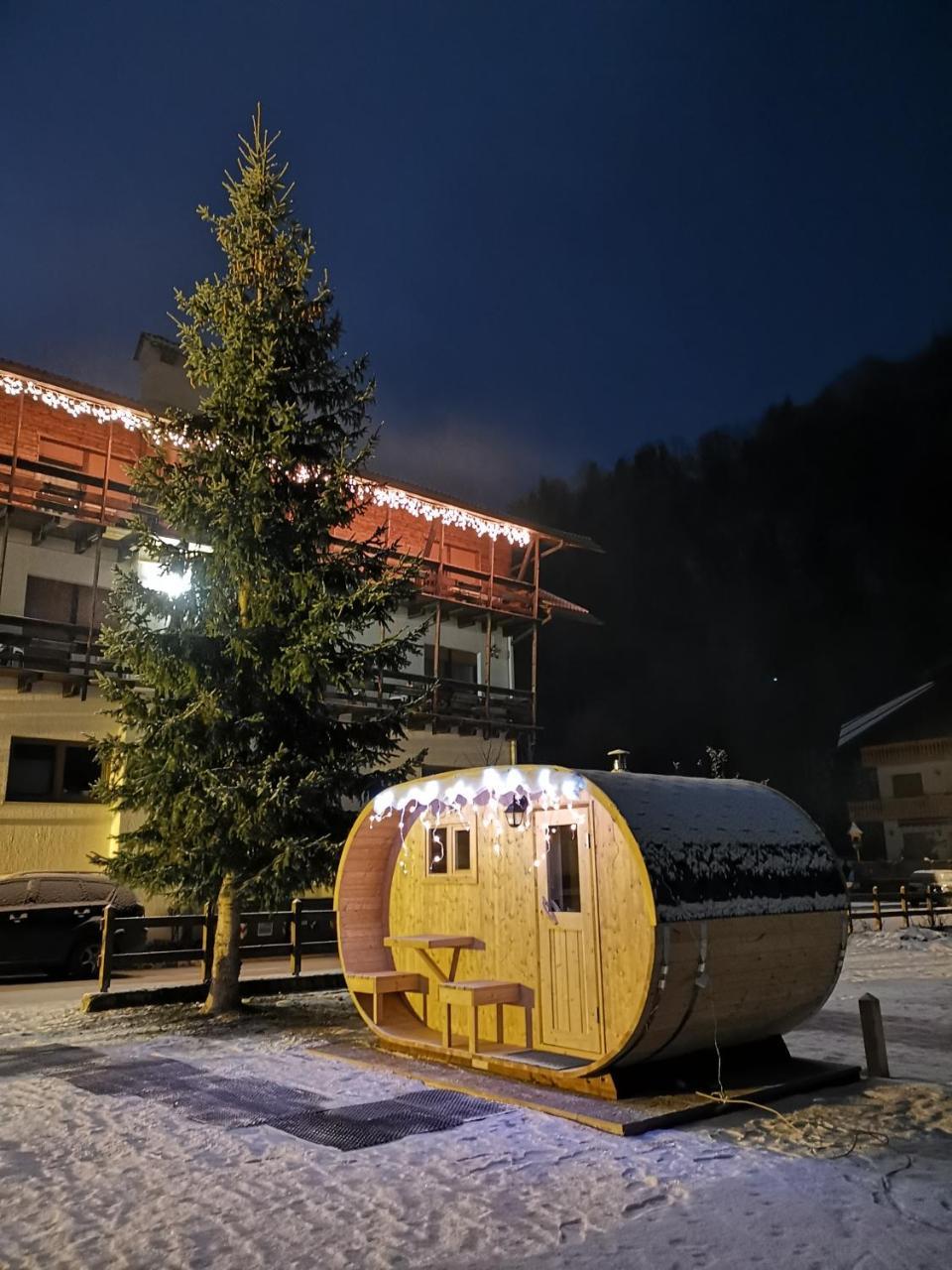 Hotel Rosalpina ロッカ・ピエートレ エクステリア 写真